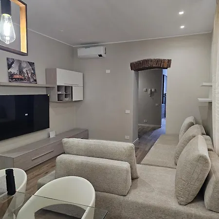 The Tower, Bellavita Appartement Como