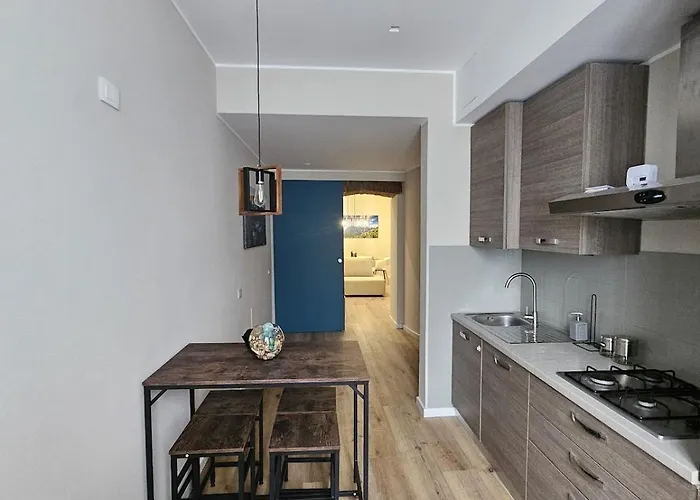 The Tower, Bellavita Apartment *